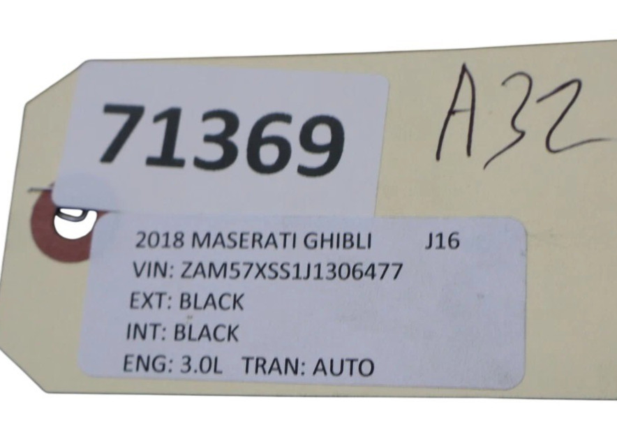 14-19 Maserati Ghibli SQ4 Fuel Tank Door Lid Cap Cover Panel 670108040 OEM