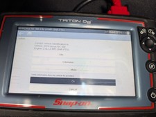 SNAP-ON EEMS343 TRITON D8 OBD2 SCANNER  SNAP-ON DIAGNOSTIC WITH CASE