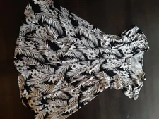 Sami & Jo Women's Floral Black and White Dress Flare Size Large