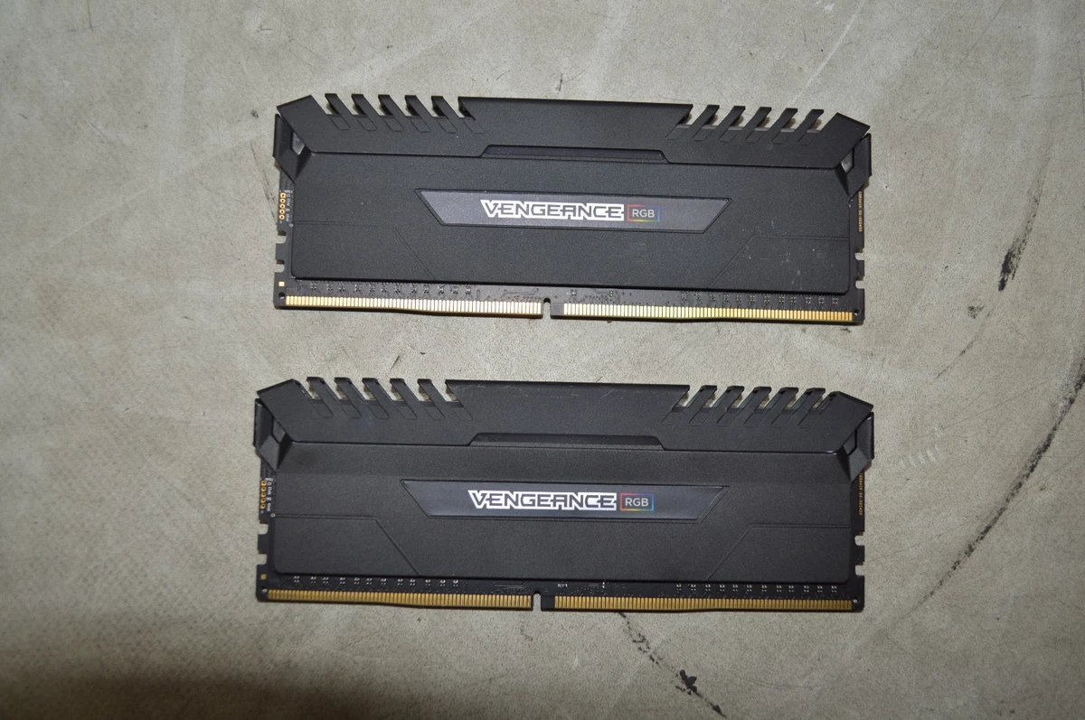 25+ Corsair PC4-24000 (DDR4-3000) Bus Speed DIMM Computer Memory