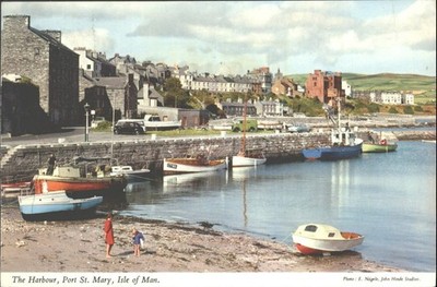 Port St. Mary Isle of Man JOHN HINDE Postkarte 1974 Hafenszene Boote MGP RENNEN