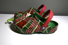 NWT Crocs Unisex Big Kid 5 Size J3 Baya Holiday Plaid Clogs Red Green White
