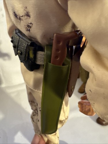 Modellino Hasbro GI Joe 1996 12" snodato marrone mimetico vestito sciolto - Foto 8 di 16