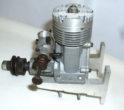 FOX 40 RC ENGINE FOR GAS AIRPLANE OR TETHER CAR BOXED WITH MOUNT