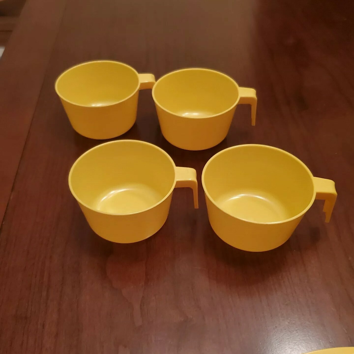 Lot of Vintage Androck Co. Yellow Plastic Plates and Cups Worcester MA