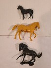 VINTAGE HOLLOW PLASTIC HORSES LOT OF 12 VARIOUS MAKERS VERY NICE — photo 8