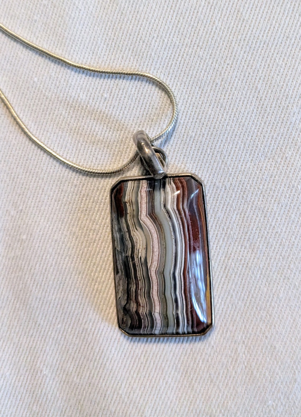 Rare Packard Fordite Pendant Necklace - Vintage D… - image 2