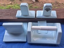 Vtg Ceramic Lite Blue 6 Piece Bath Fixture/Accessory Set Towel Soap Toilet Paper