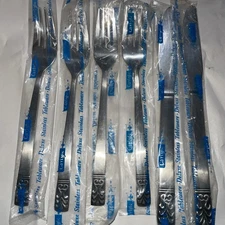 6 Carlyle Stainless Flatware Cameo Patternz Four Forks, Two Knives