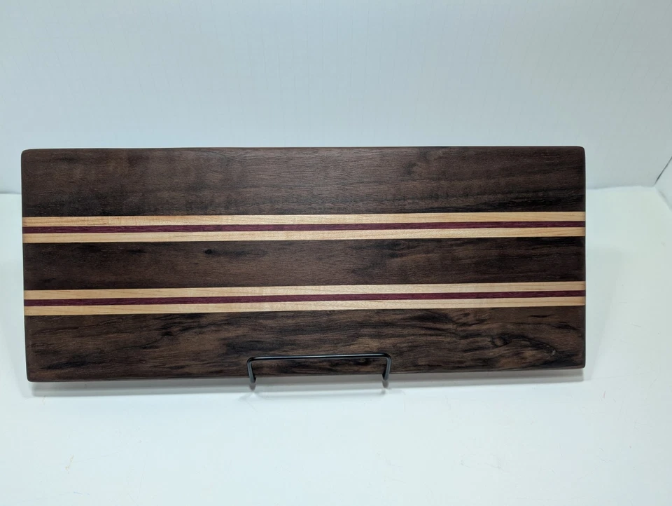 Handarbeit, Käsebrett, Ahorn, Nussbaum lila Herz