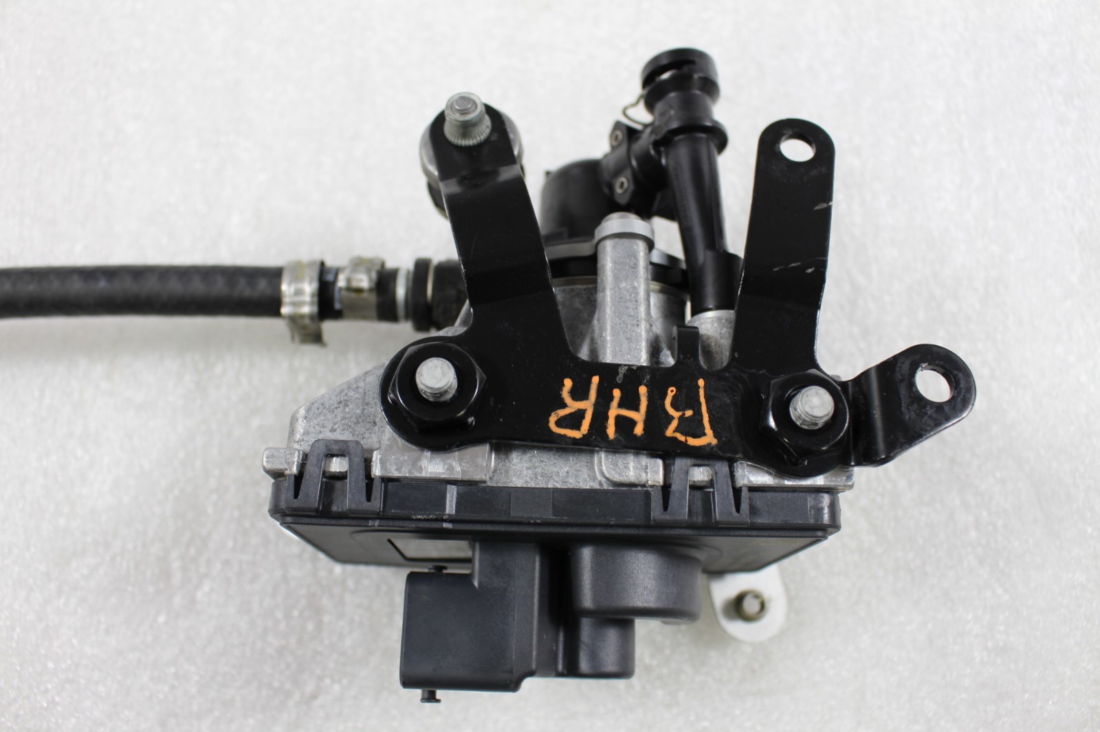 Ferrari 296 GTB, Clutch Actuator, Used, P/N 772760 sc 990376
