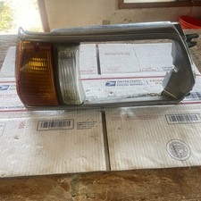80-81 Subaru Right Corner Light And Bezel 