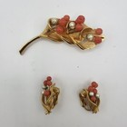 Vintage Gold Tone Brooch & Clip-On Earrings Set Coral Bead Faux Pearl Floral — photo 1