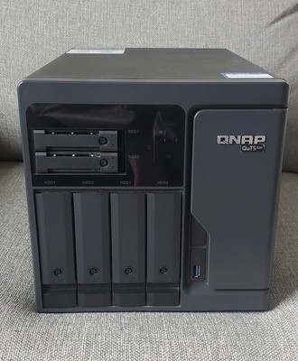 Qnap Ts-H686 - Intel Xeon, 2.5GbE, 2x Gen3x4 NVMe, 4x3.5, 2x2.5, 2x Gen3x8 PCIe