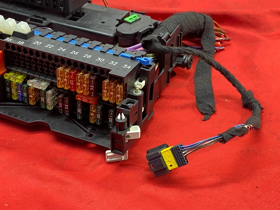 99-06 BMW E46 3 Series M3 X3 Interior Power Fuse Junction Control Box Unit OEM✅ - Image 4 of 4