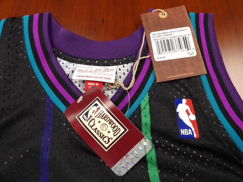 MITCHELL & NESS NBA CHARLOTTE HORNETS LARRY JOHNSON BLACK SWINGMAN JERSEY M - Picture 4 of 6