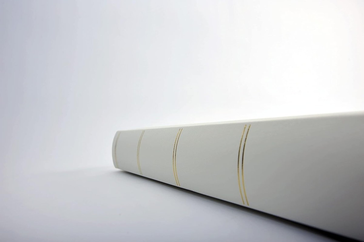 Walther Monza White Photo Album - Holds 300 4x6 Pictures, With Memo Slips & CD Holder