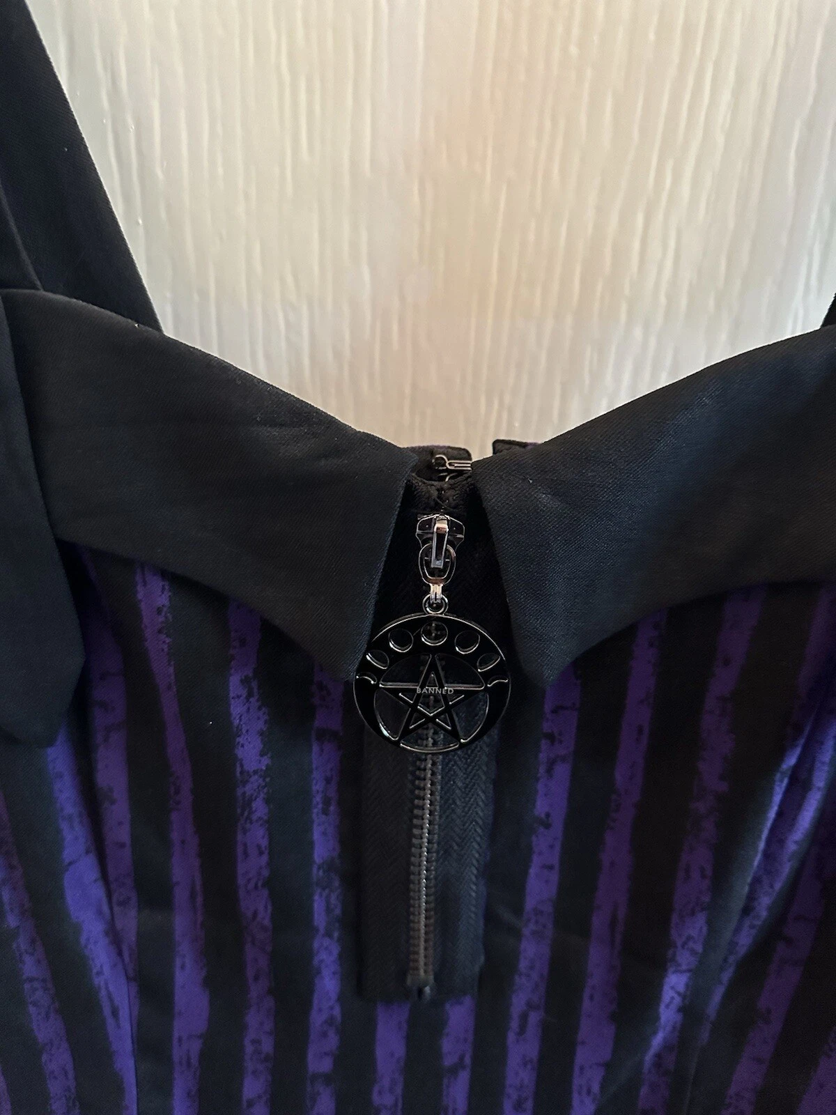 VETEMENTS Abito a righe Banned Apparel