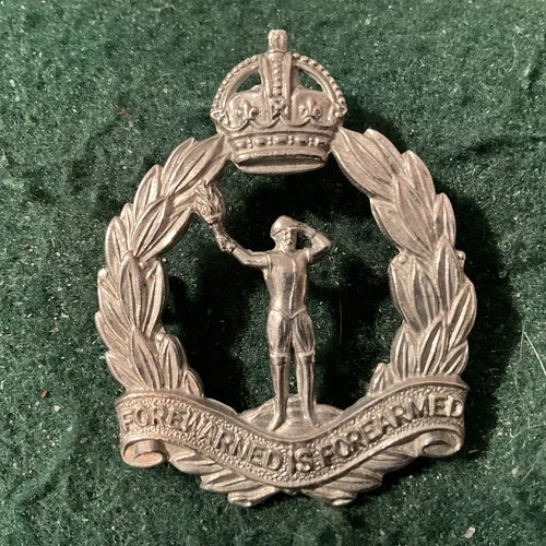ROYAL OBSERVER CORPS CAP BADGE. White metal ww2 era.  Eb20