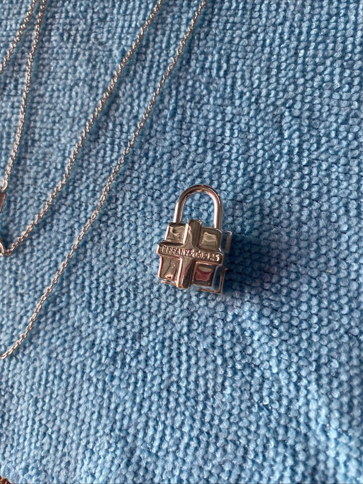 Tiffany and Co. prata 925 caixa de presente trava, pingente de berloque e colar 925 - Imagem 2 de 4