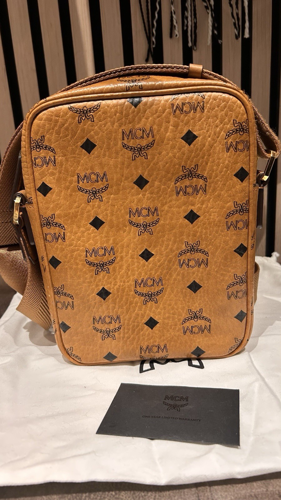 MCM Klassik Visetos Umhängetasche Crossbody 3