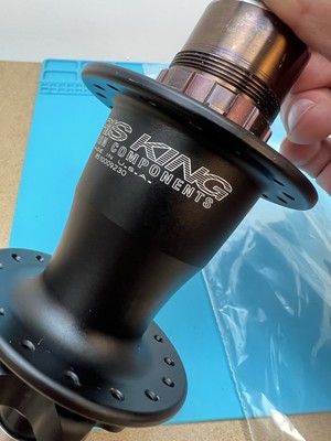 CHRIS KING リアハブ ECBYBB1 28穴 148mm x 12mm Chis King Boost 6-Bolt 12x148mm 28h Rear Hub