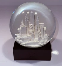 New York City White Cool Snow Globe