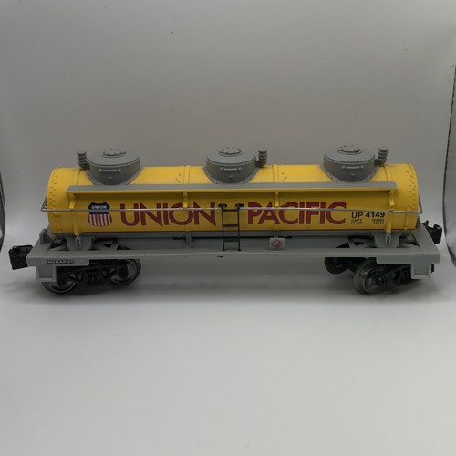 The Menards ~ O Gauge Union Pacific Modern Tank Car UP 4149 Three Dome - Picture 8 of 16