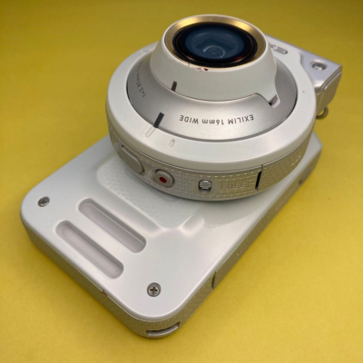 【新品未開封】CASIO EXILIM EX-FR100LWE CASIO EXILIM EX-FR100L Separation Digital Camera 10.2Megapixel EX