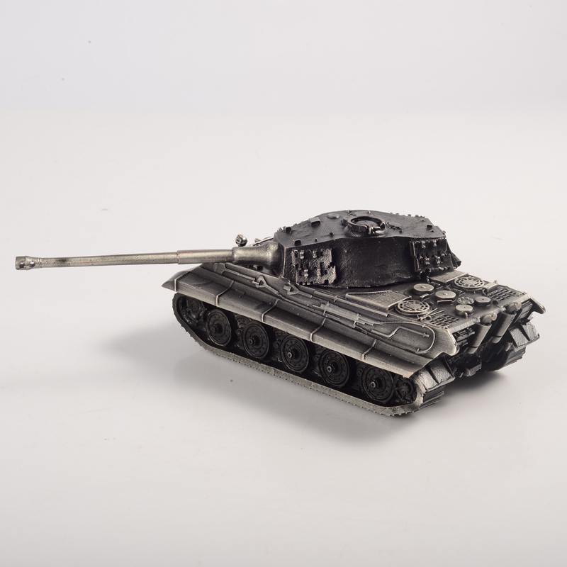 ドイツ軍 Heavy Tank King Tigerプラモデル 完成品？ 1:72 WW II Germany The King Tiger Heavy Tank Model All-metal