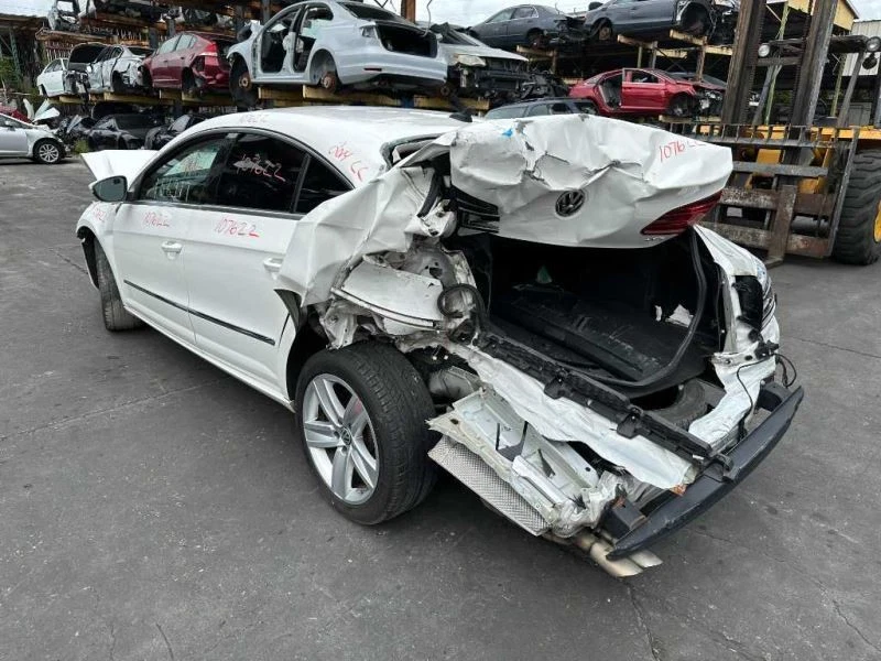 Bote de carbón de vapor de combustible 2009 10 11 12 13 14 15 16 17 Volkswagen CC 2,0 L Foto 4 de 4