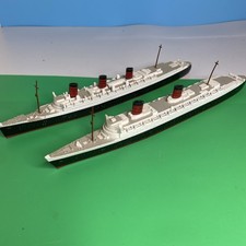 Triang Minic Ships 1:1200 Scale M702 Queen Elizabeth M703 Queen Mary