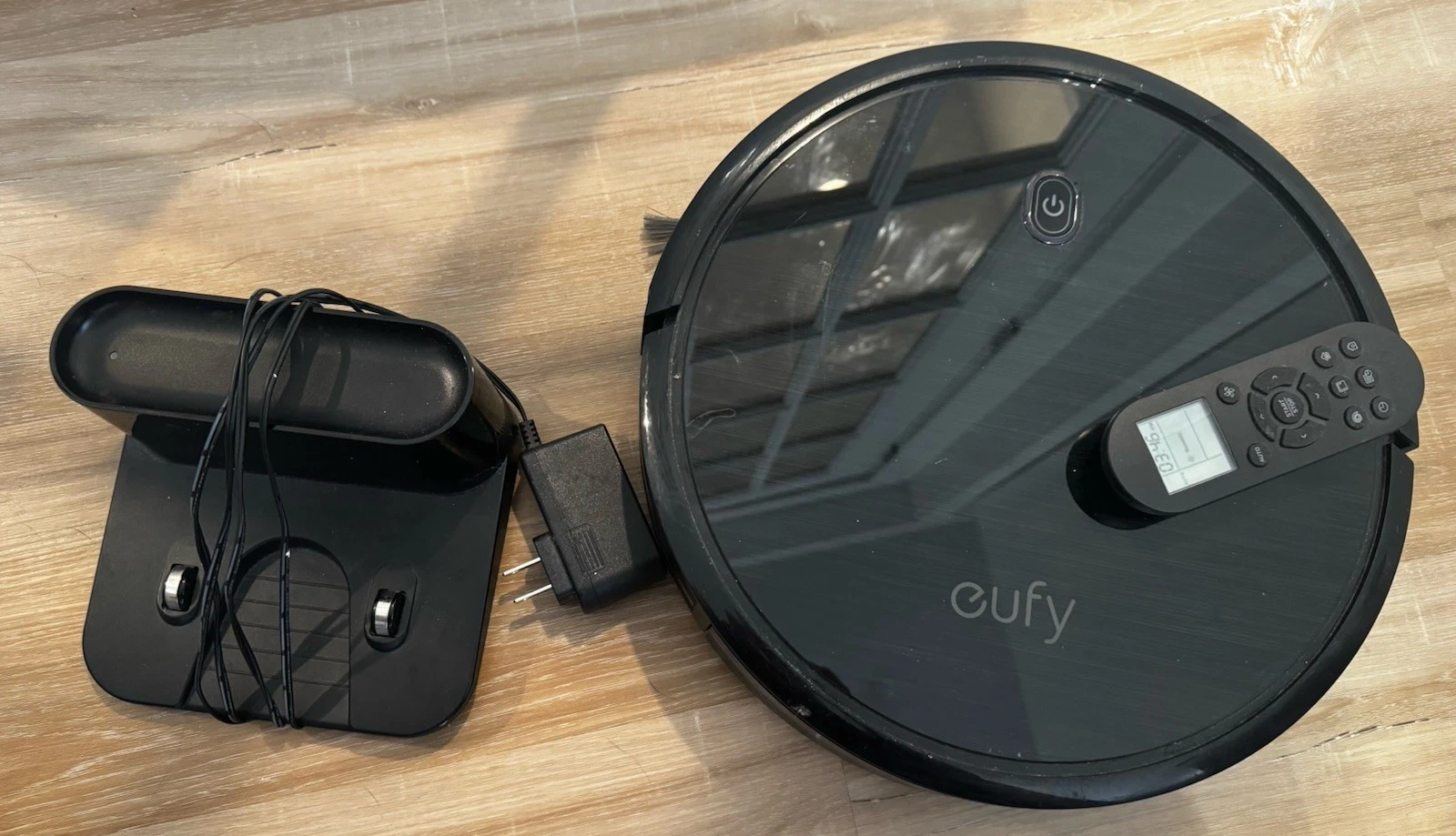 Eufy Robot Vacuum With Charging Port And Remote - For Parts Only