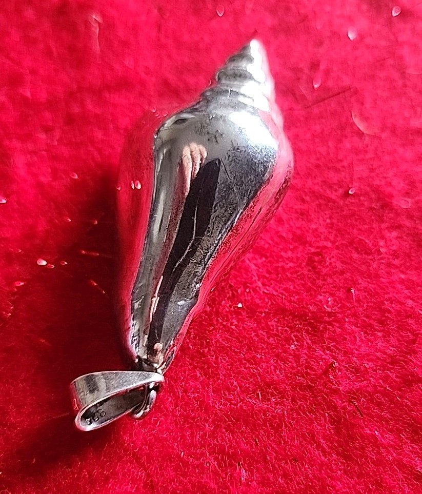 925 Solid Sterling Large  Conch Shell Pendant Nic… - image 3