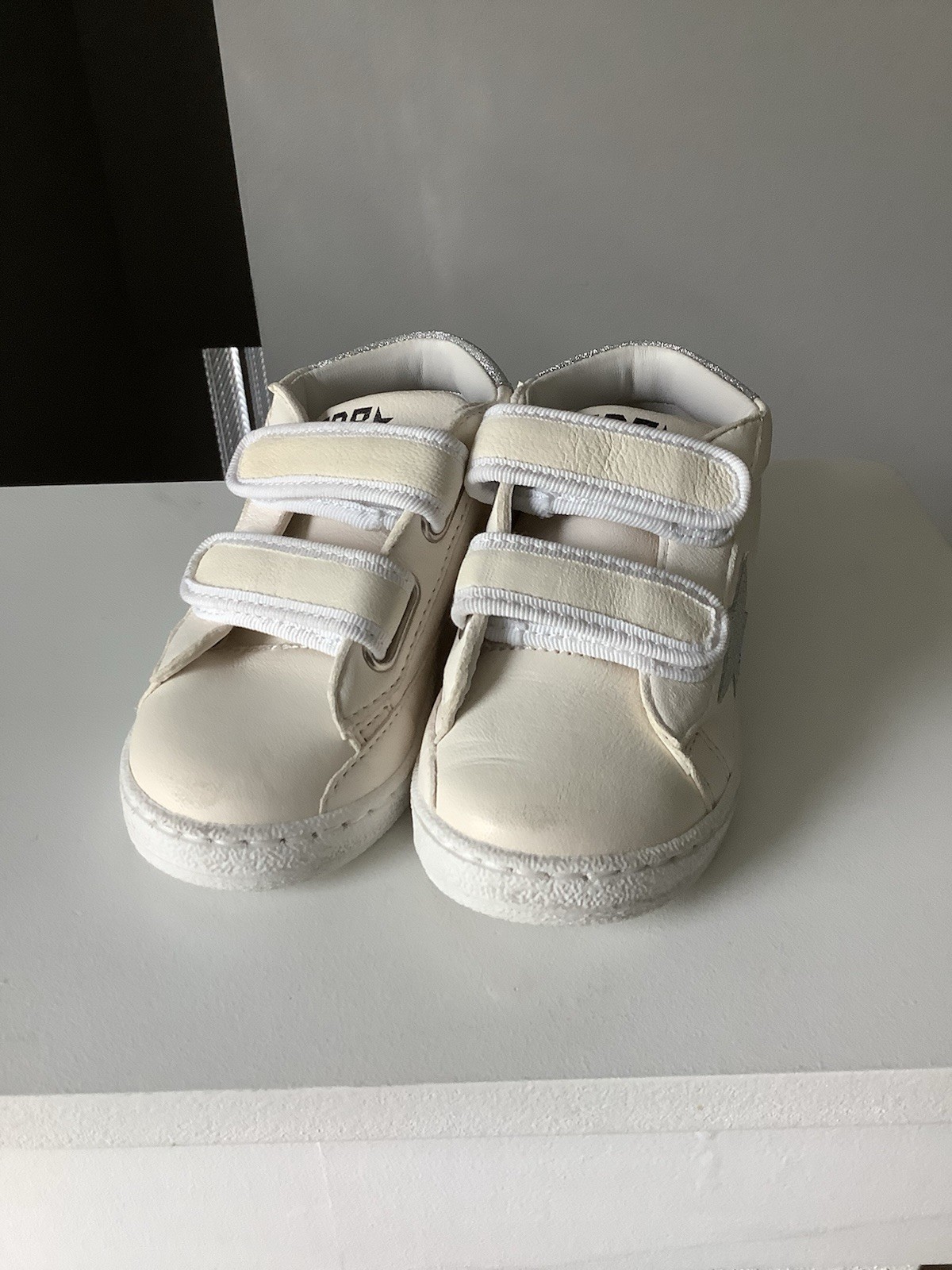 Golden Goose Toddler Sneakers Size 23 High Top White Silver Star Glitter
