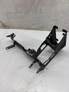 BMW 6 Cabrio F12 Scheinwerferhalter links 17023811 4.40 Petrol 412kw 35051966