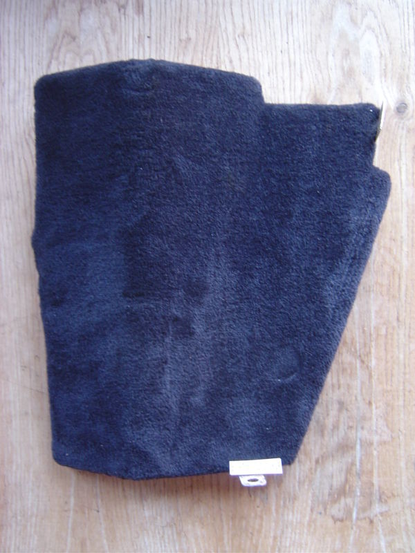 Ferrari 575 M: Left Foot Well Carpet Side Panel #670842