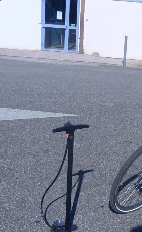Conway- Fahrrad in Vollalu, 28 Zoll, neuwertig - Bild 2 von 4