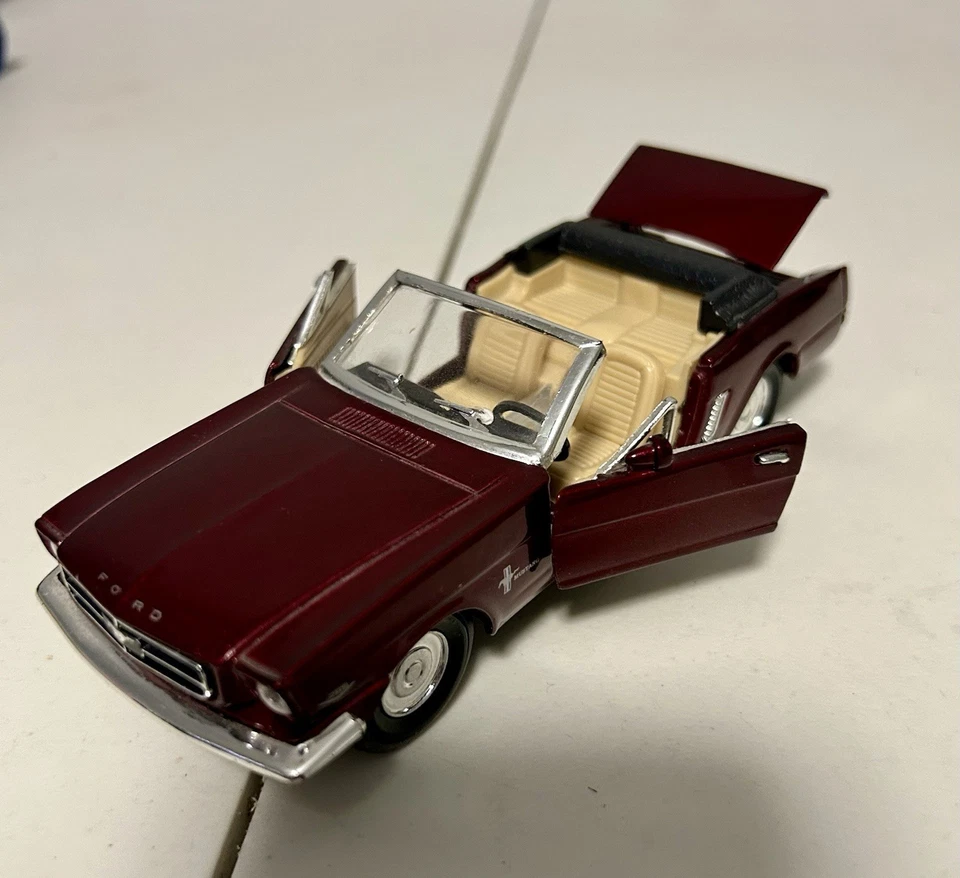 Lot of 3 Diecast Cars - 2 Mustangs From Signatures & 1 Maisto Chevy SSR - Image 3 of 4