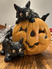 HALLOWEEN Ceramic w/Two Cats and a Jack O Lantern Pumpkin NO Light