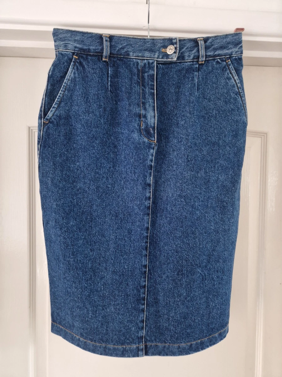 Robe sans manches, lin mélangé. Décolleté en forme de cœur. Tenue