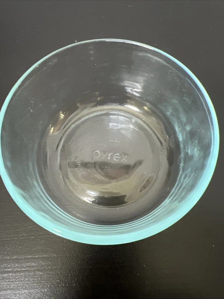 Vintage Lot of FIVE Pyrex/Anchor Storage Bowls Clear  (3) 2 cup, (2) 1 Quart - Image 4 of 4