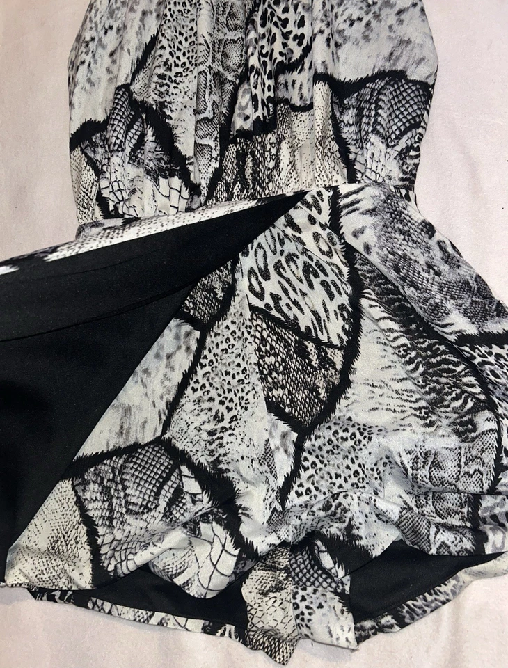 Kurzer Overall Neckolder Mit Rock Überschlag Frauen Von Bohoo 42 Rückenfrei Grau - Bild 3 von 4