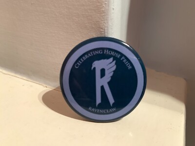 Harry Potter & das verfluchte Kind London - Hausstolz - Ravenclaw - Abzeichen - SELTEN