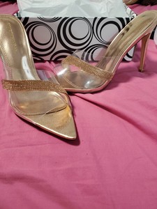 gold heels size 11