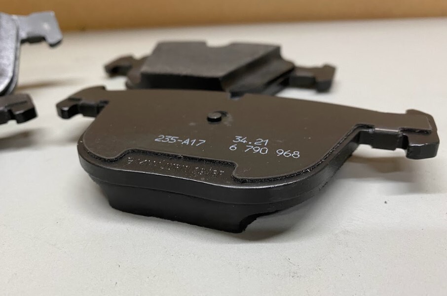 BMW Rear Disc Brake Pads Set - 34-21-6-790-966 - Fits BMW 750i, 760Li ...