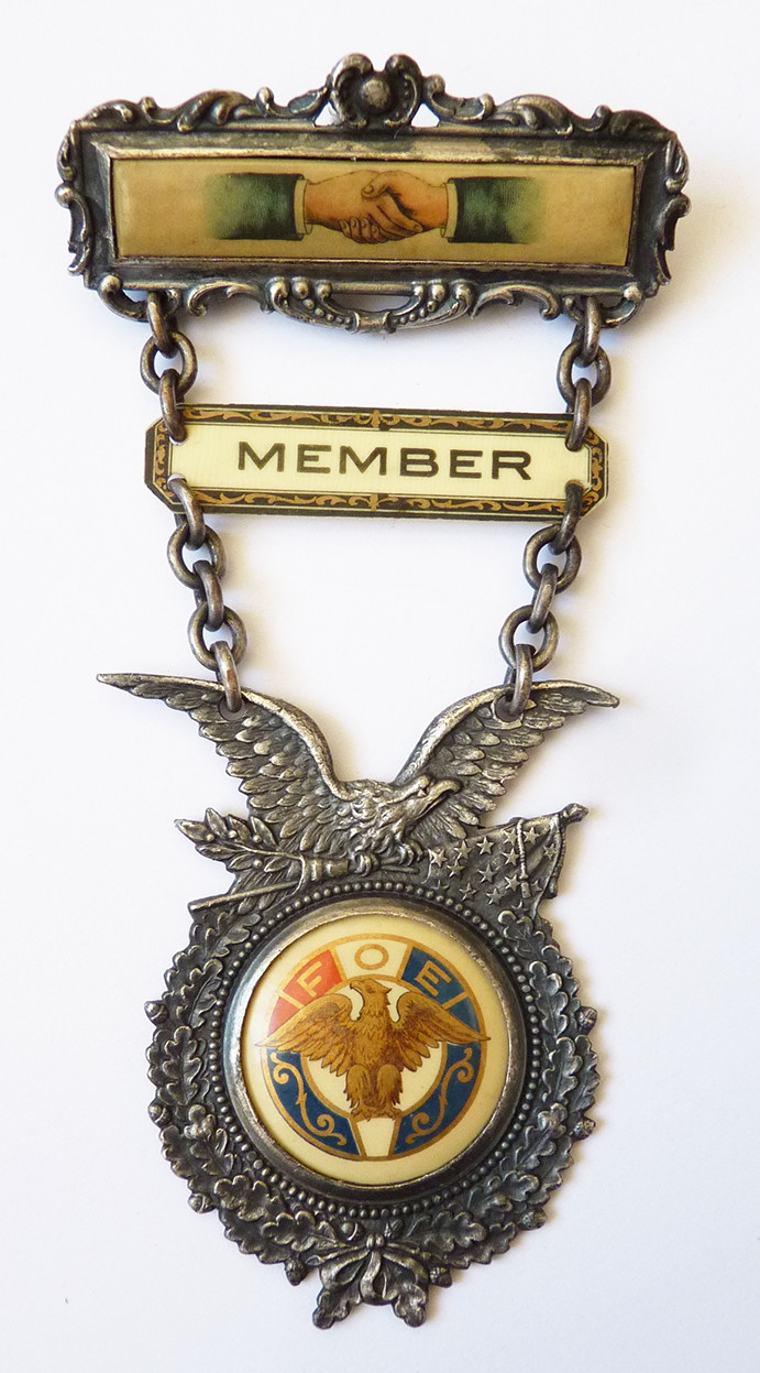 Fraternal Order of Eagles Brooch Badge v. 1910 USA Whitehead & Hoag Medal