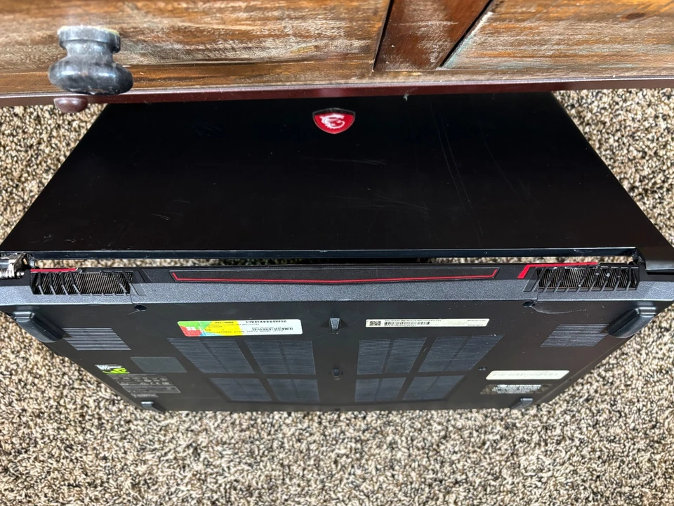 Portátil MSI i7-7700HQ GTX 1050 Ti 954 GB SSD 16 GB RAM GL62M 7REX con ventilador Foto 3 de 4