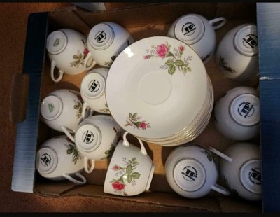 12 Kaffeetassen mit Untertassen Rosenmuster - Tientsin Porzellan Made in China 
