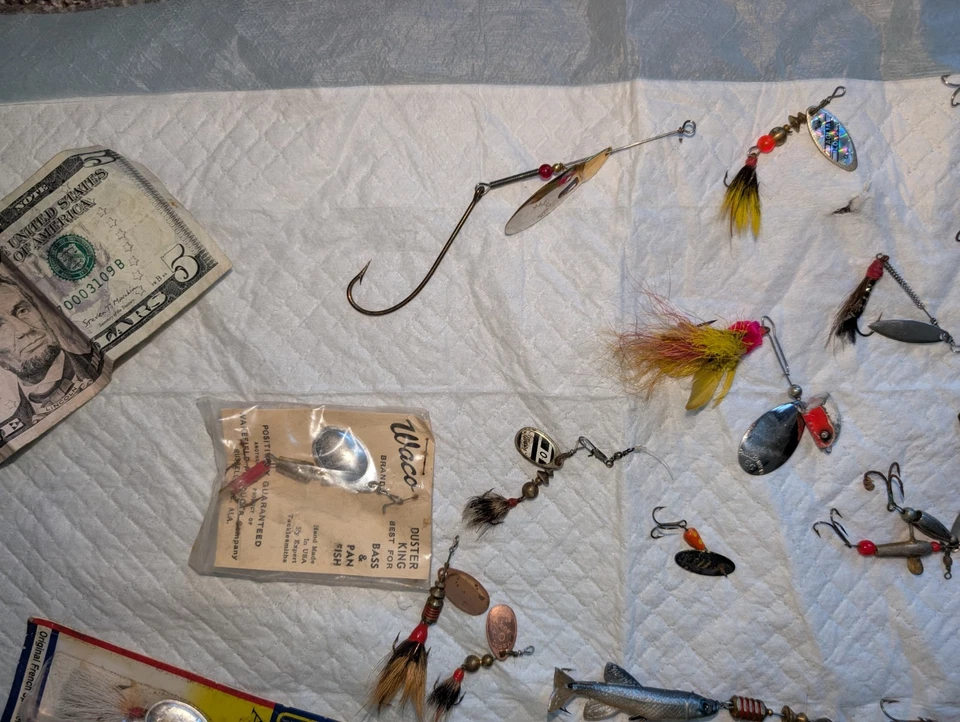 Lote De Colección De 105 Señuelos De Pesca Spinner Surtidos Varios Fabricantes  Foto 2 de 4
